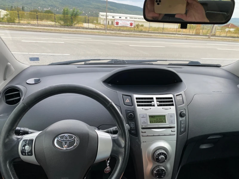 Toyota Yaris 1.4 D4D , снимка 12 - Автомобили и джипове - 47227155