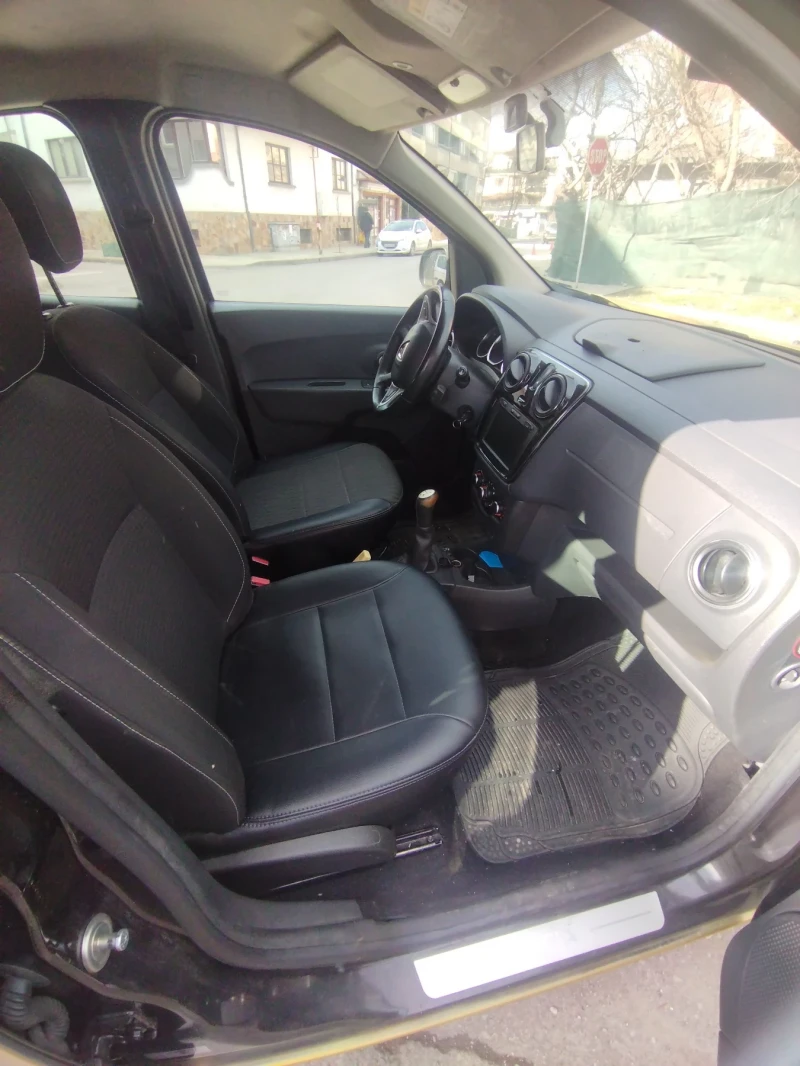 Dacia Lodgy 1.6 Газ, снимка 5 - Автомобили и джипове - 49357035