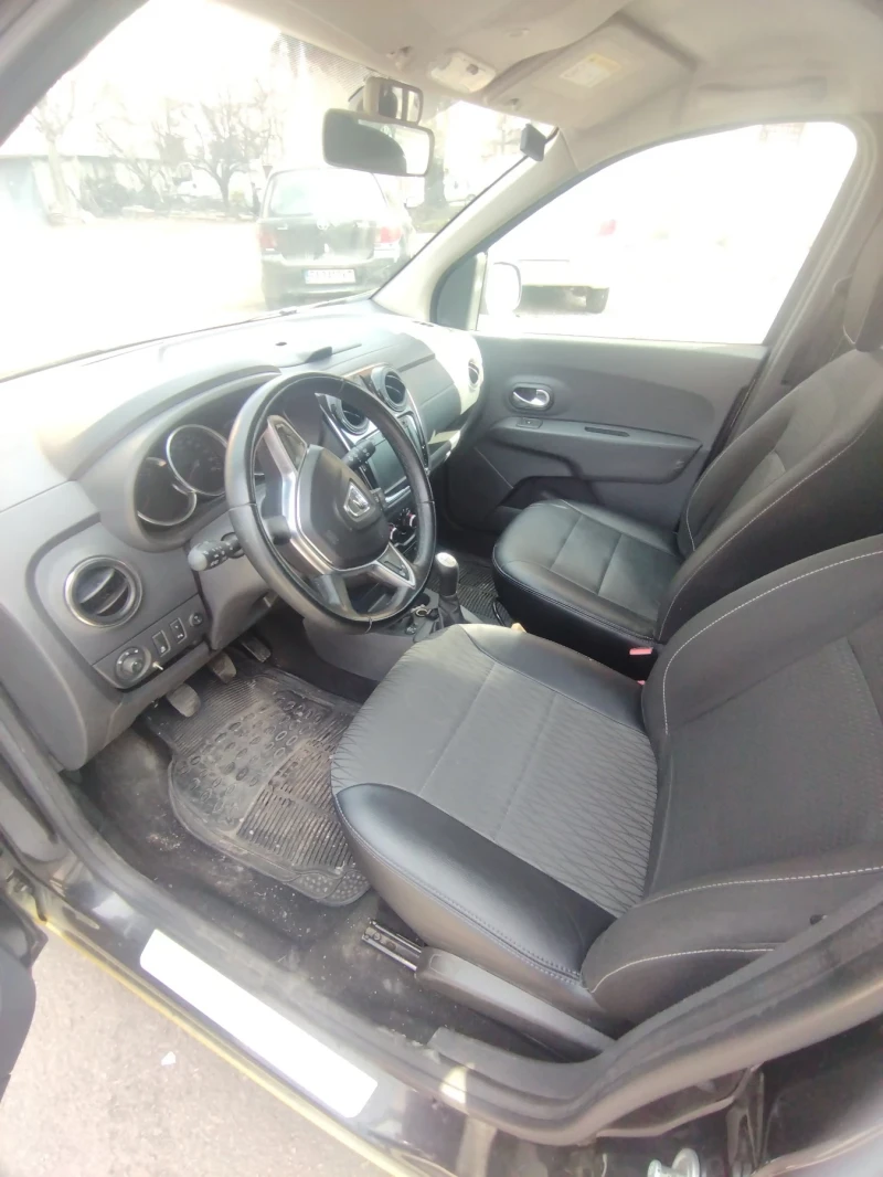 Dacia Lodgy 1.6 Газ, снимка 4 - Автомобили и джипове - 49357035