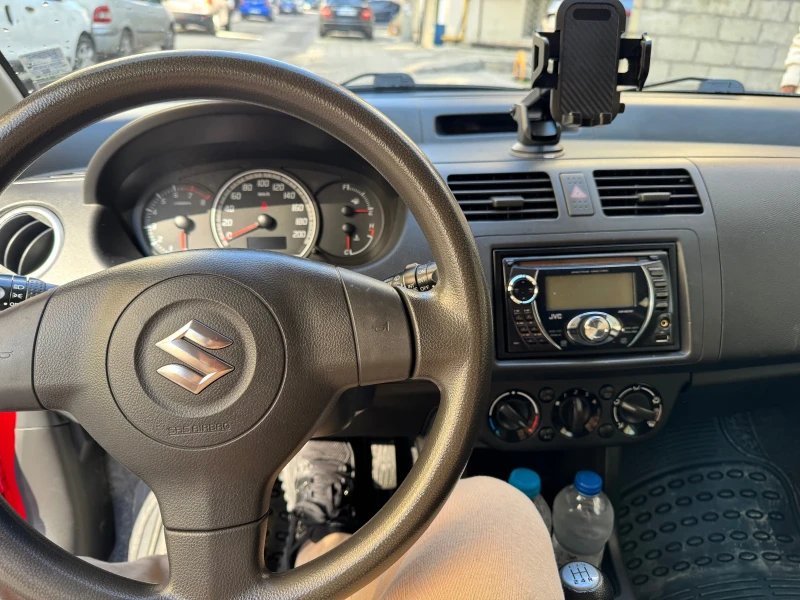 Suzuki Swift 1.3, снимка 5 - Автомобили и джипове - 49431042