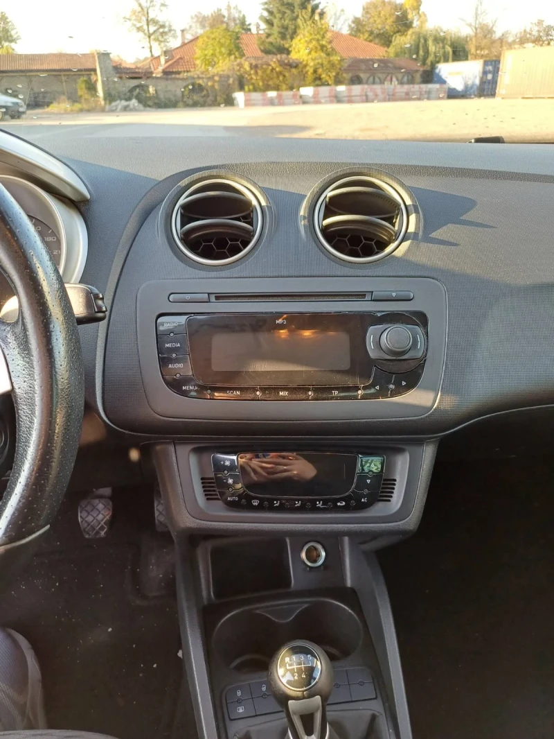 Seat Ibiza TFSI, снимка 9 - Автомобили и джипове - 52032140