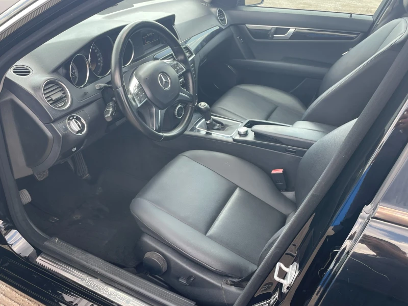 Mercedes-Benz C 200 НОВ ВНОС ИТАЛИЯ, снимка 9 - Автомобили и джипове - 51250940