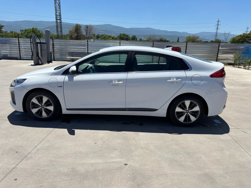 Hyundai Ioniq Plug-in 28, 000 km, снимка 12 - Автомобили и джипове - 52084267