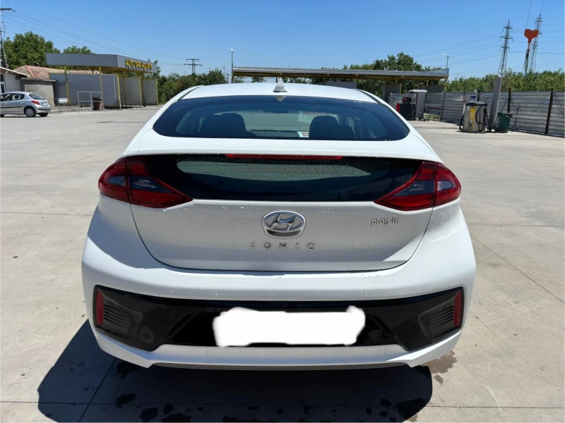 Hyundai Ioniq Plug-in 28, 000 km, снимка 4 - Автомобили и джипове - 52084267