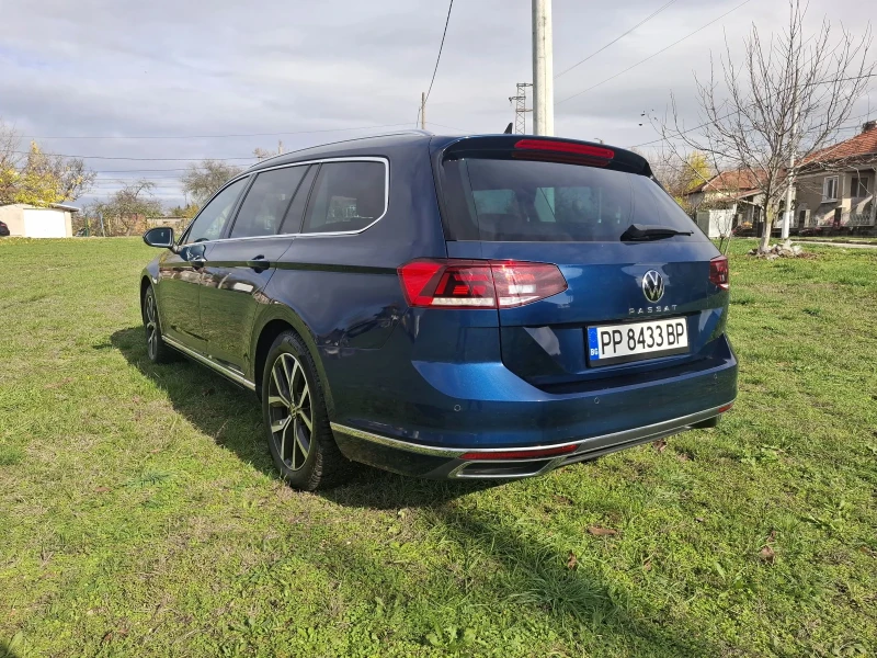 VW Passat ELEGANCE* FACE* DISTRONIC* ОБСЛУЖЕНА* , снимка 9 - Автомобили и джипове - 52387965