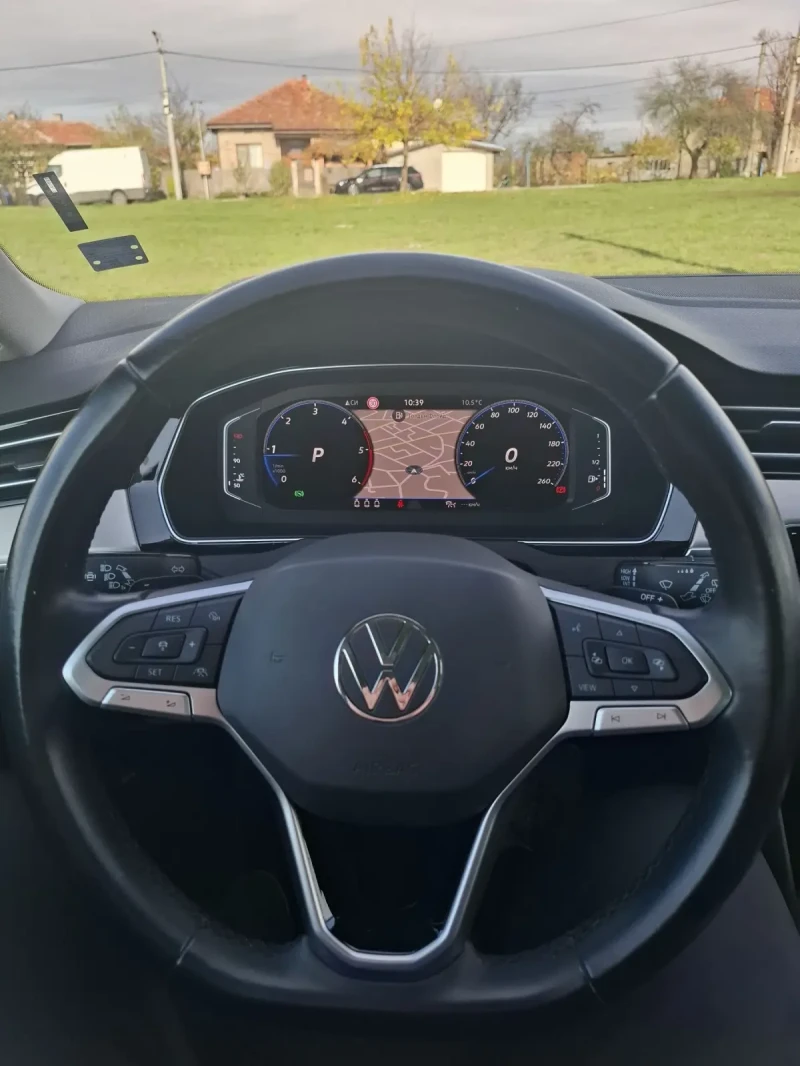 VW Passat ELEGANCE* FACE* DISTRONIC* ОБСЛУЖЕНА* , снимка 11 - Автомобили и джипове - 52387965