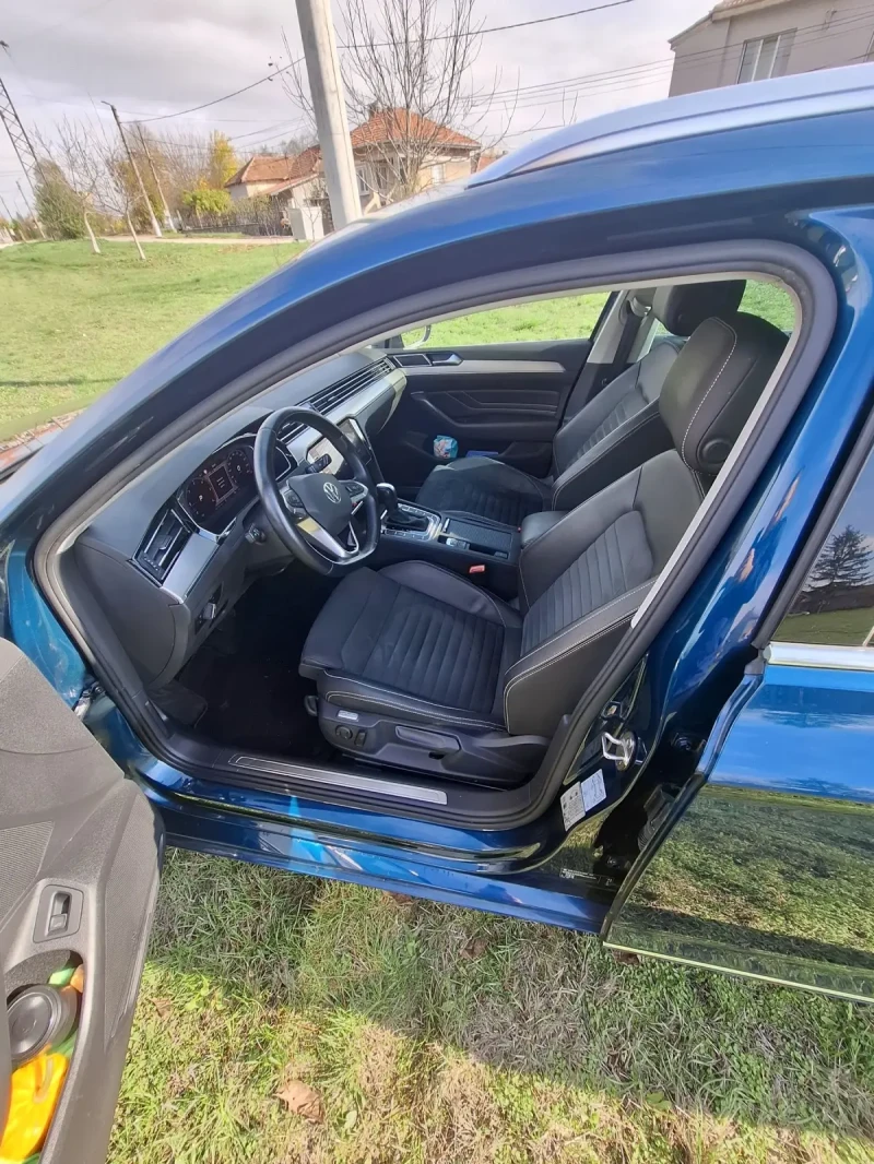 VW Passat ELEGANCE* FACE* DISTRONIC* ОБСЛУЖЕНА* , снимка 15 - Автомобили и джипове - 52387965