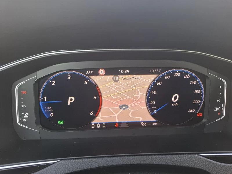 VW Passat ELEGANCE* FACE* DISTRONIC* ОБСЛУЖЕНА* , снимка 12 - Автомобили и джипове - 52387965