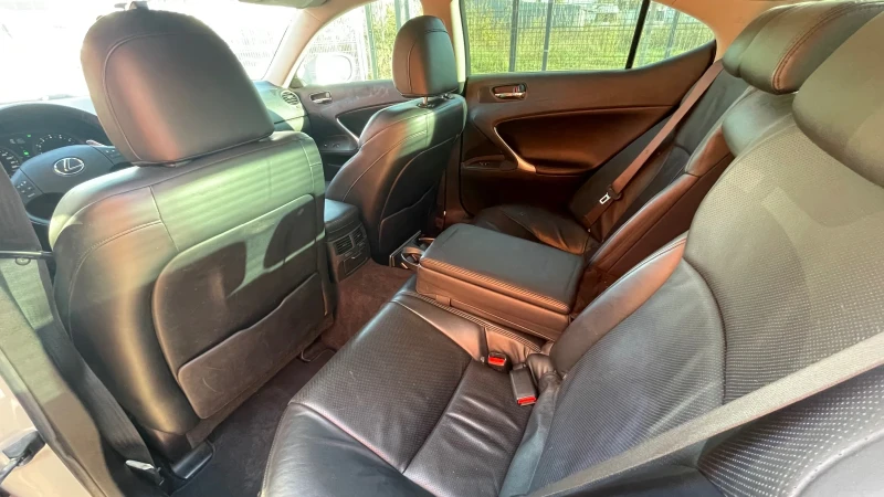 Lexus IS 250, снимка 9 - Автомобили и джипове - 52420786