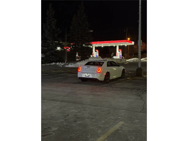 Chrysler 300c 5.7 V8 * * CARFAX * * АВТО КРЕДИТ * * , снимка 7 - Автомобили и джипове - 53059047