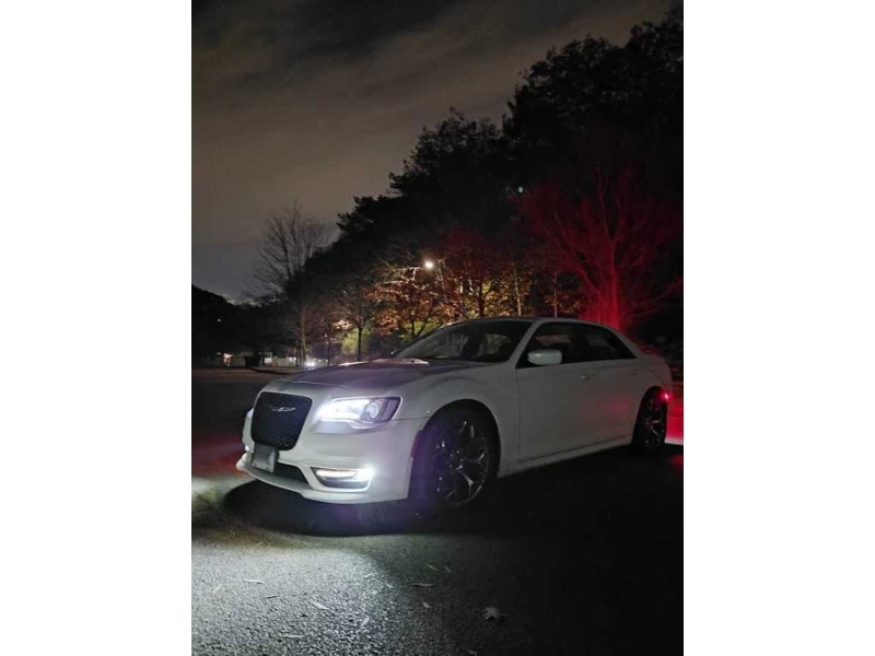 Chrysler 300c 5.7 V8 * * CARFAX * * АВТО КРЕДИТ * * , снимка 3 - Автомобили и джипове - 53059047