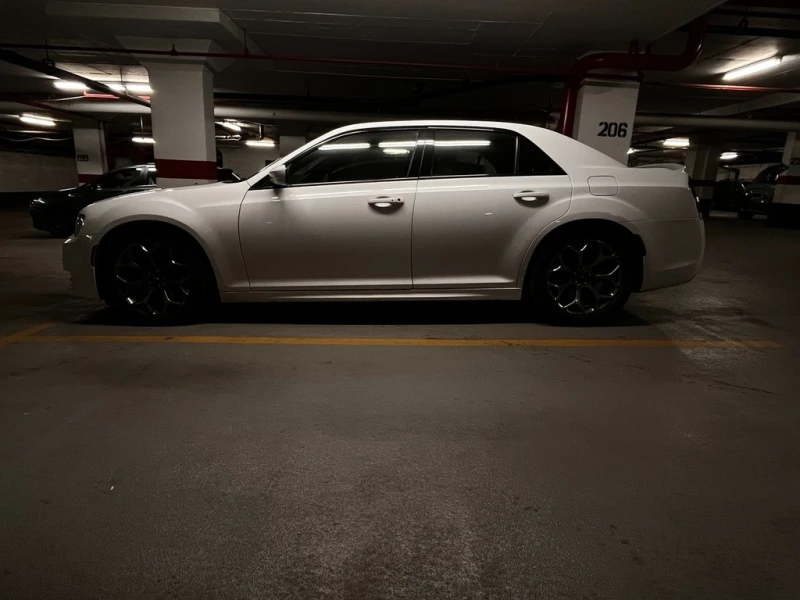 Chrysler 300c 5.7 V8 * * CARFAX * * АВТО КРЕДИТ * * , снимка 4 - Автомобили и джипове - 53059047