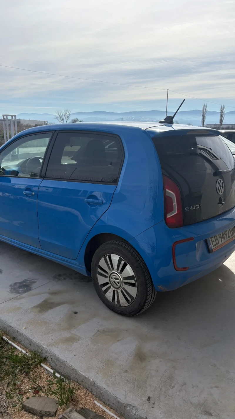 VW Up, снимка 2 - Автомобили и джипове - 53534844