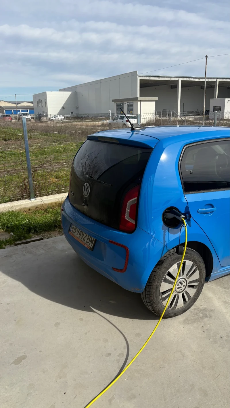 VW Up, снимка 3 - Автомобили и джипове - 53534844