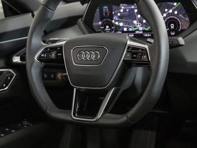 Audi E-Tron GT / QUATTRO/ MATRIX/ PANO/ 360/ HEAD UP/ 21/ , снимка 5 - Автомобили и джипове - 48246833