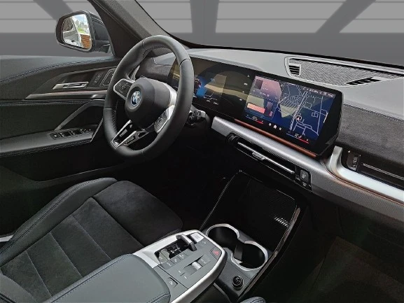 BMW iX1 eDrive20 = M-Sport = Гаранция - изображение 7