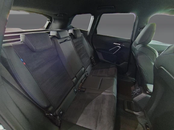 BMW iX1 eDrive20 = M-Sport = Гаранция - изображение 9