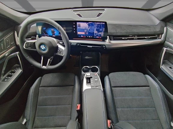 BMW iX1 eDrive20 = M-Sport = Гаранция - изображение 6