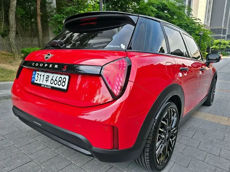 Mini Cooper 4Th Generation 5-Door Favorite, снимка 6 - Автомобили и джипове - 56289080