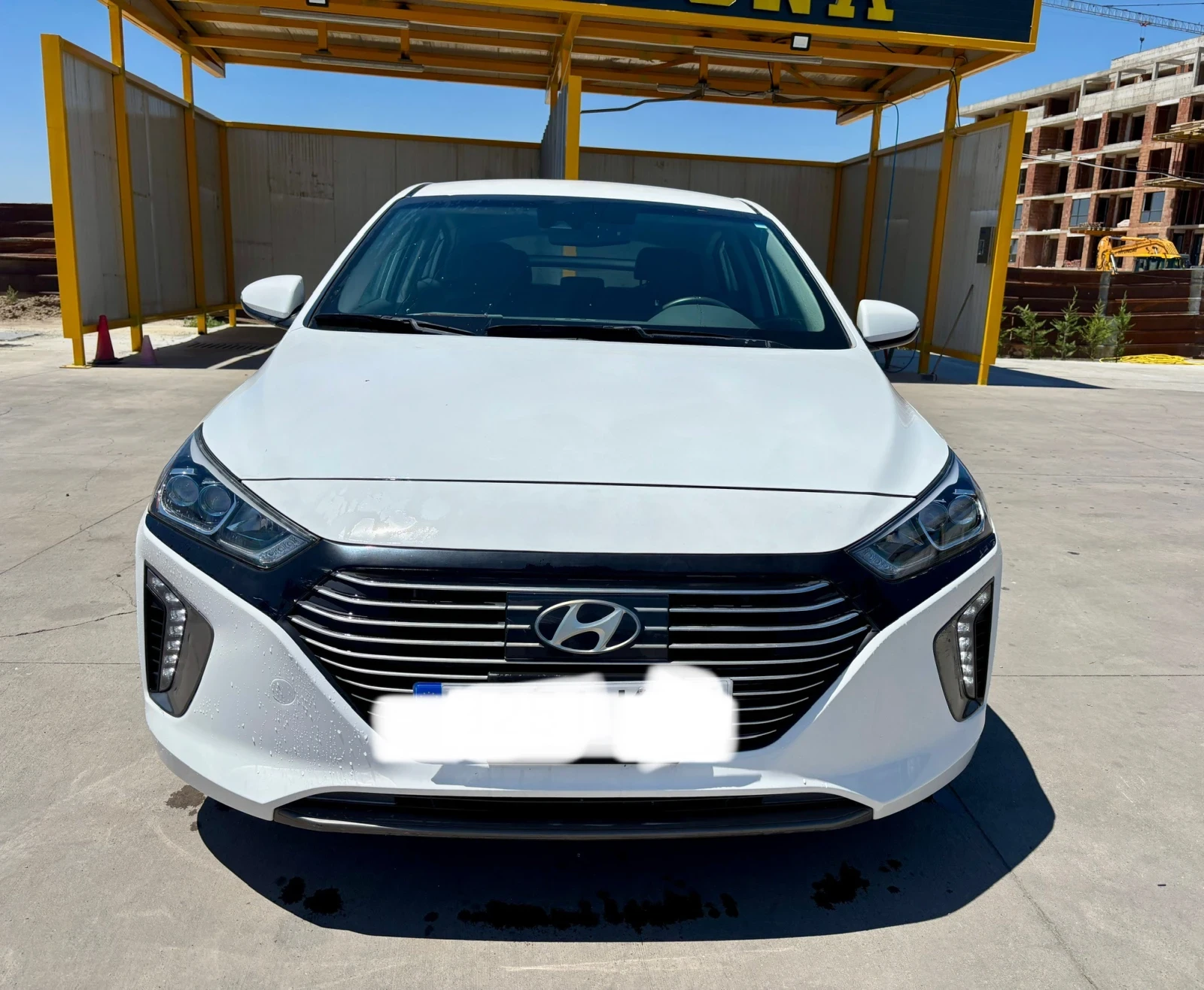 Hyundai Ioniq Plug-in 28, 000 km, снимка 1