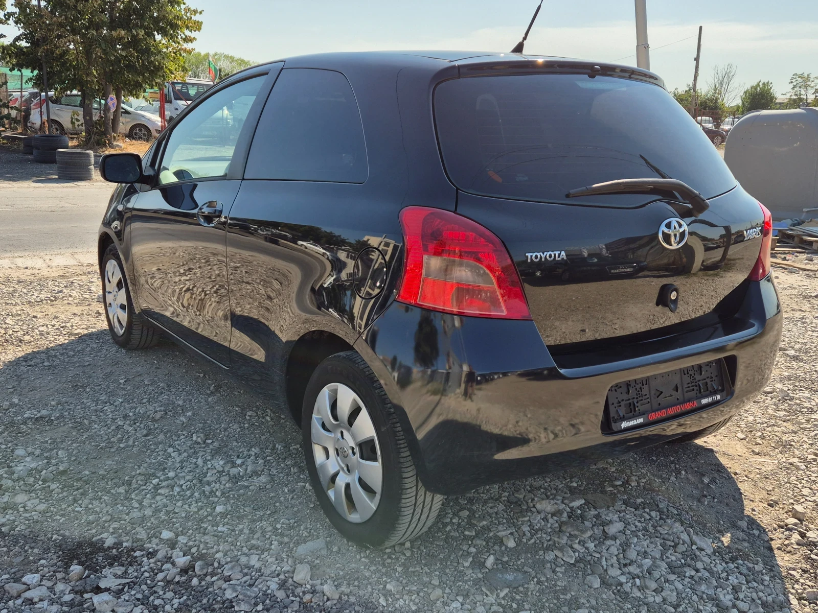 Toyota Yaris 1.3VVT-I - изображение 6