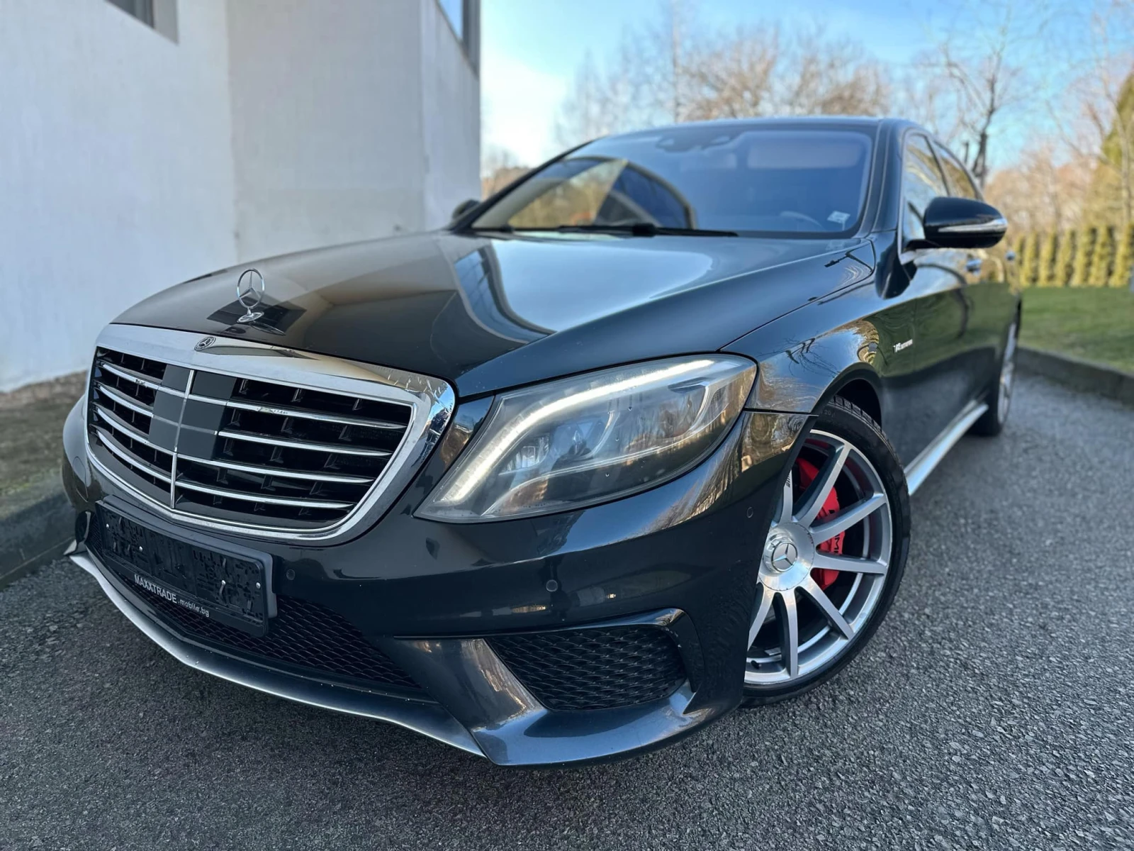 Mercedes-Benz S 63 AMG ПАНОРАМА / 3хTV / LANE ASIST / 360 КАМЕРИ - изображение 3