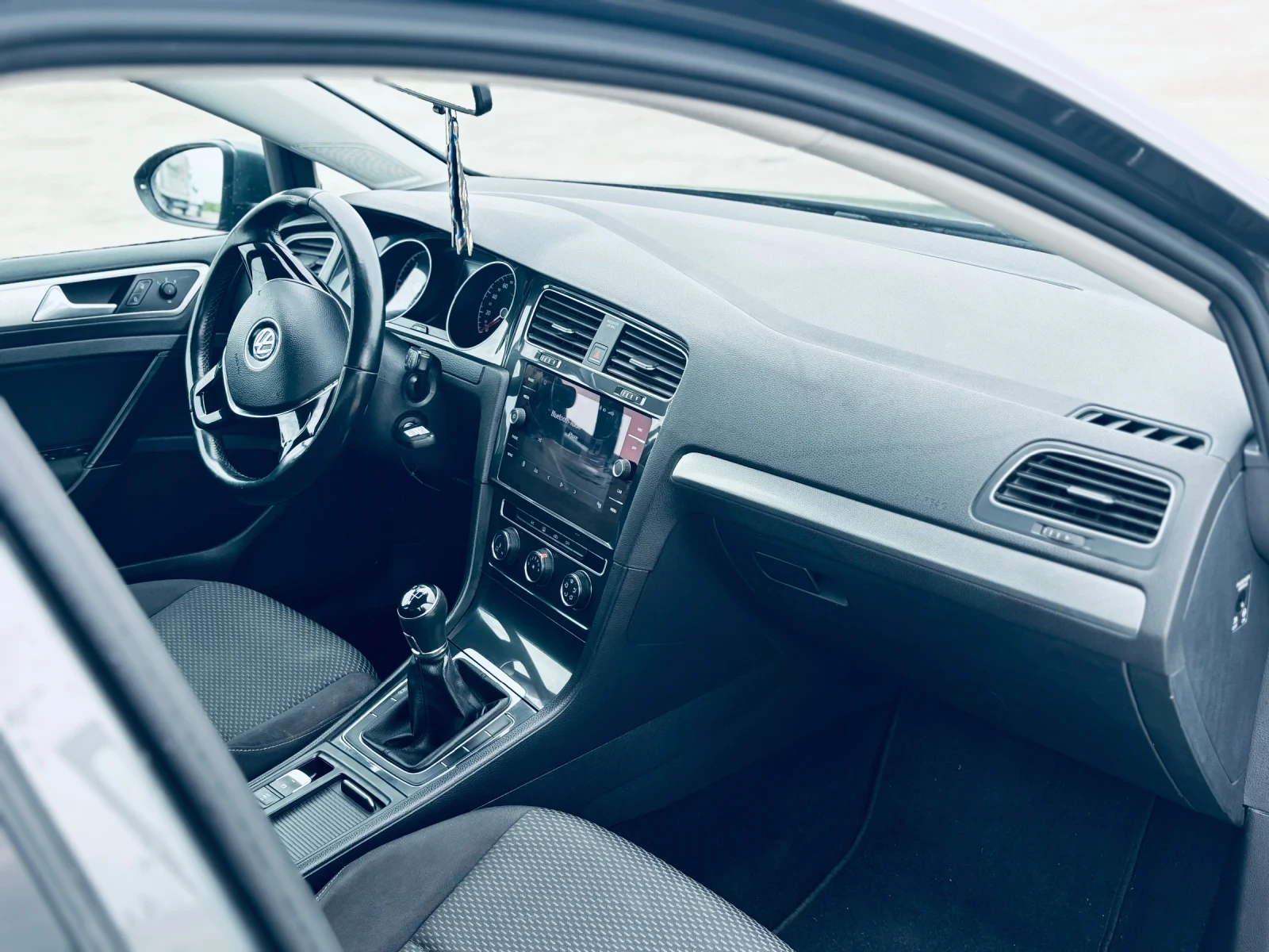 VW Golf 1.6TDI facelift 150хил км - изображение 10