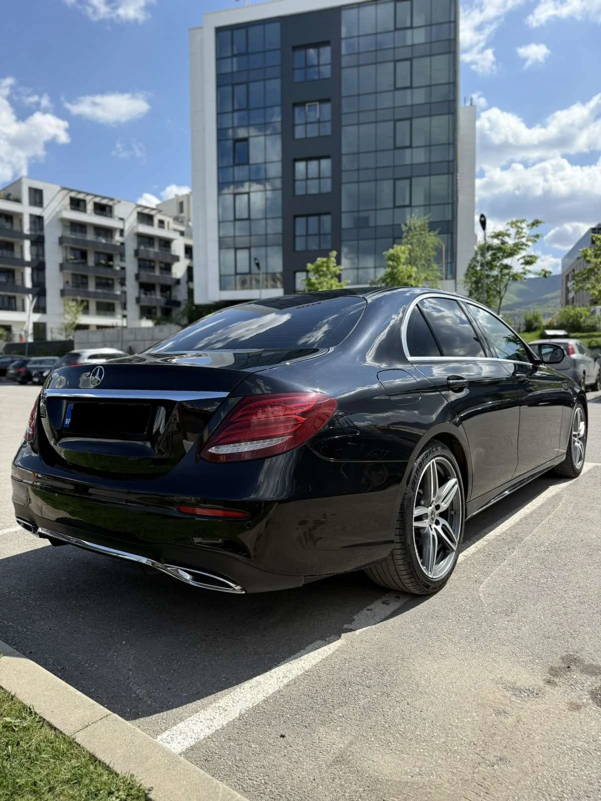 Mercedes-Benz E 220 AMG PACK / ПЛАТЕНО ГОДИШНО КАСКО  - изображение 4