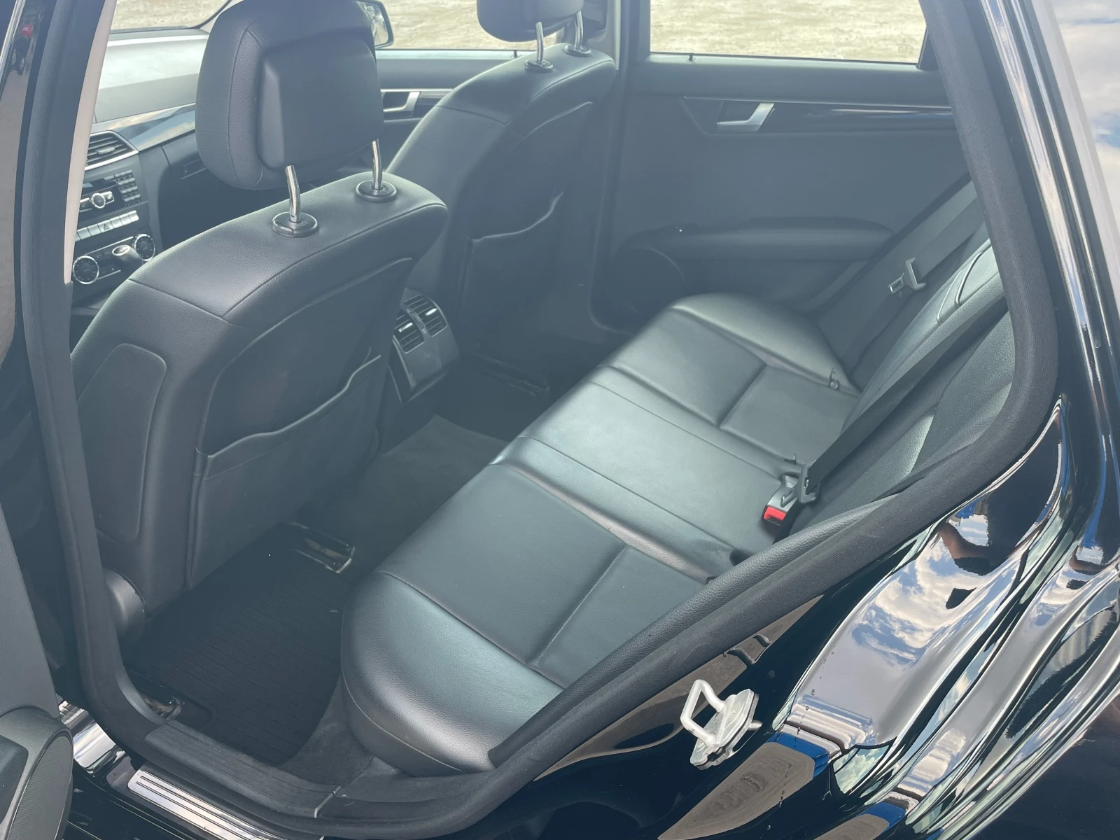 Mercedes-Benz C 200 НОВ ВНОС ИТАЛИЯ - изображение 10