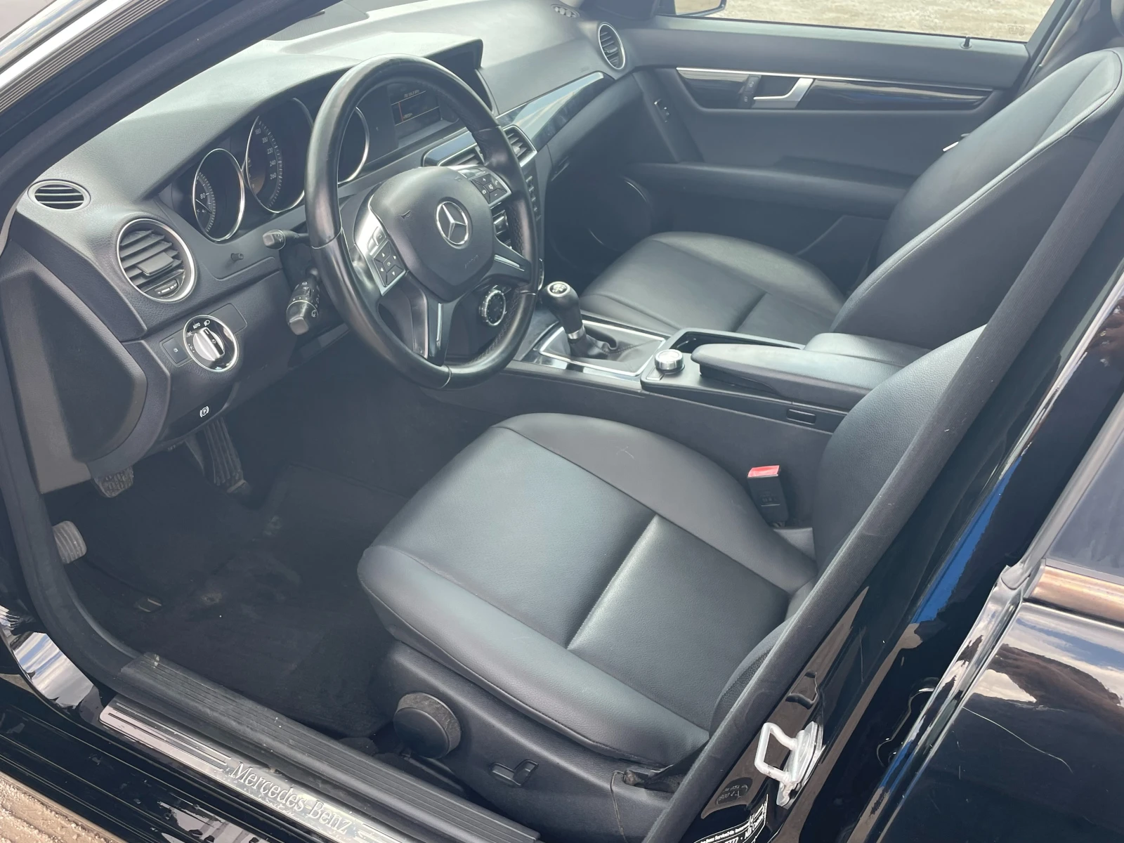 Mercedes-Benz C 200 НОВ ВНОС ИТАЛИЯ - изображение 9