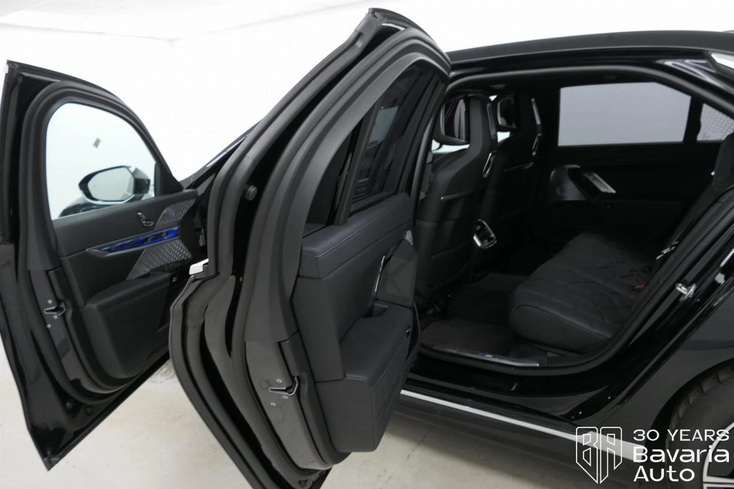 BMW 740 d xDrive M Sport Paket Steptronic - изображение 5