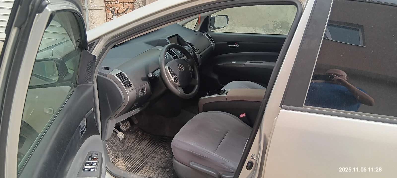 Toyota Prius  - изображение 10