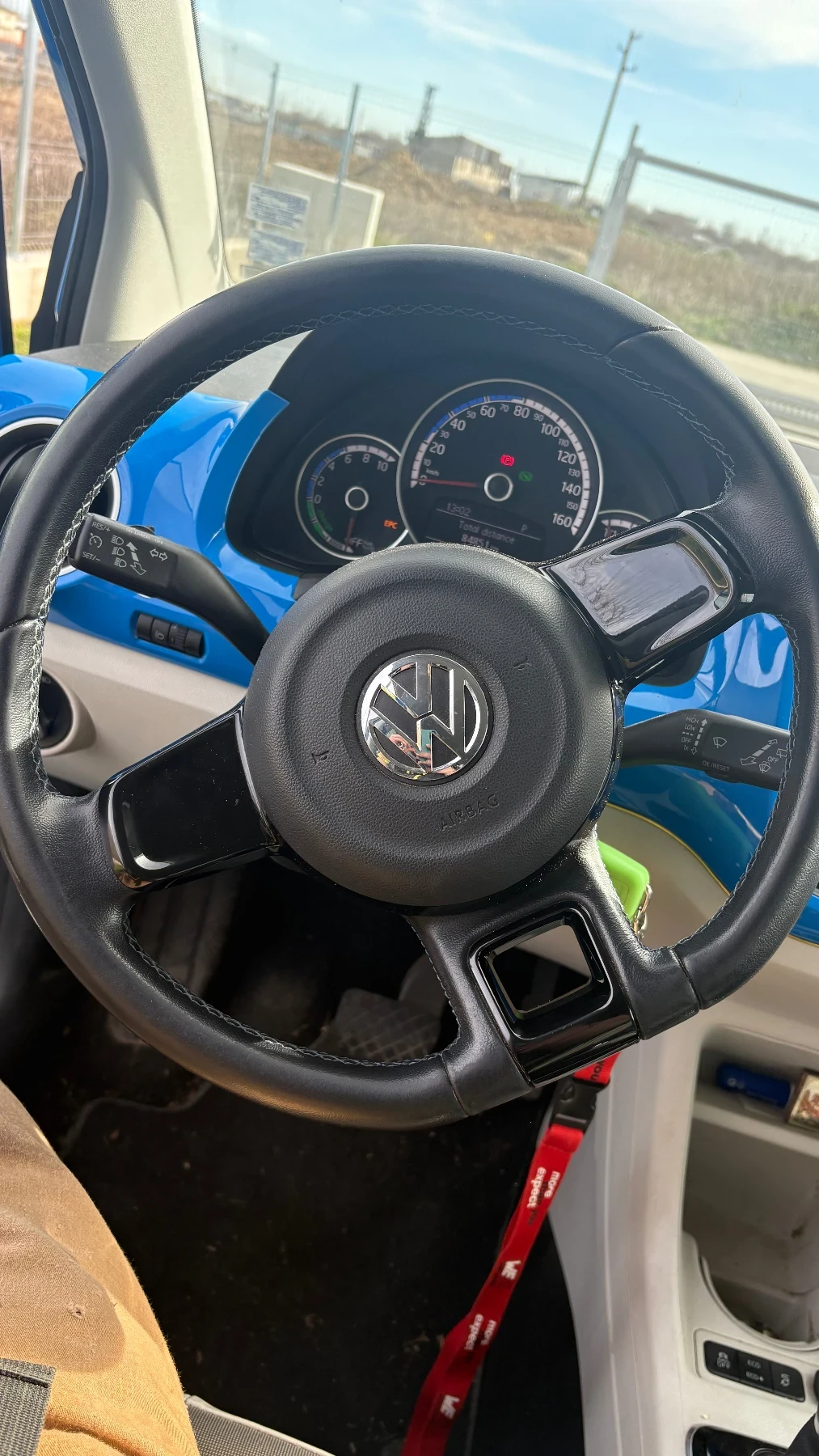 VW Up, снимка 11 - Автомобили и джипове - 53534844