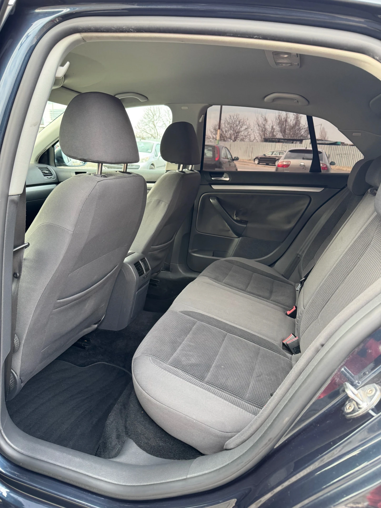 VW Jetta 1.8Т 150кс 6ск Германия , снимка 10 - Автомобили и джипове - 53877511