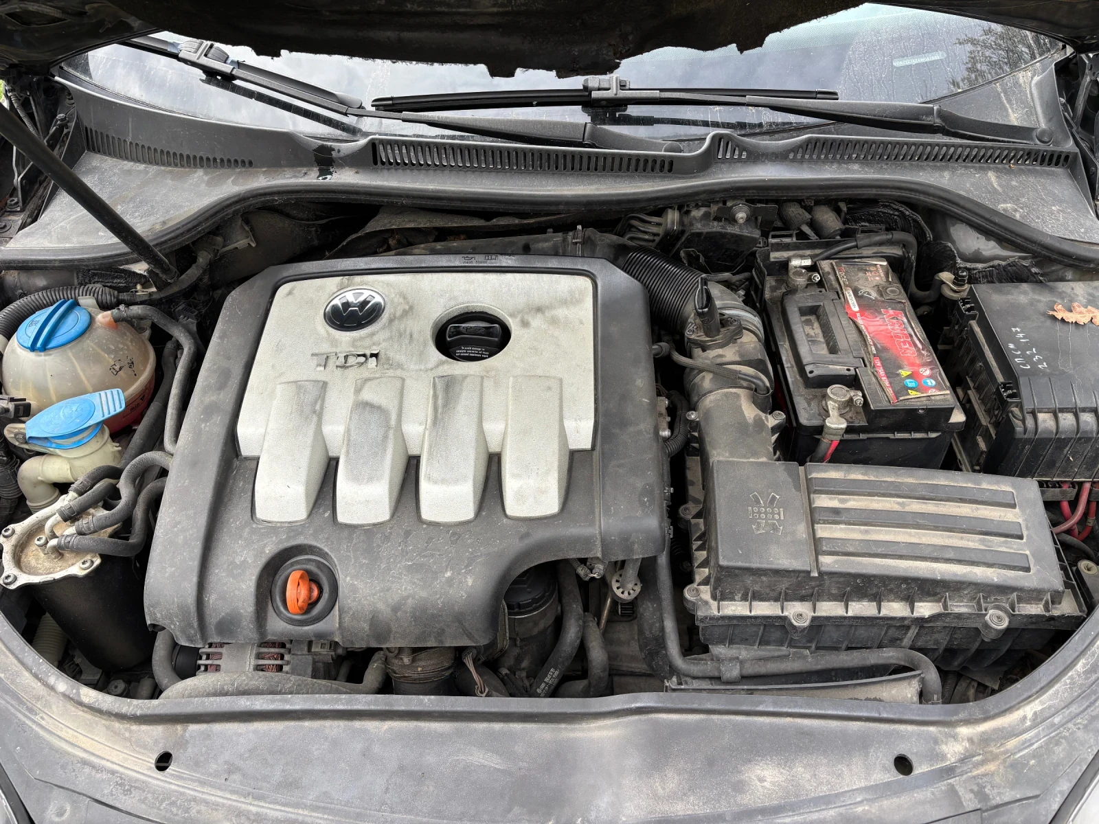 VW Golf 2.0TDI, снимка 6 - Автомобили и джипове - 54271391