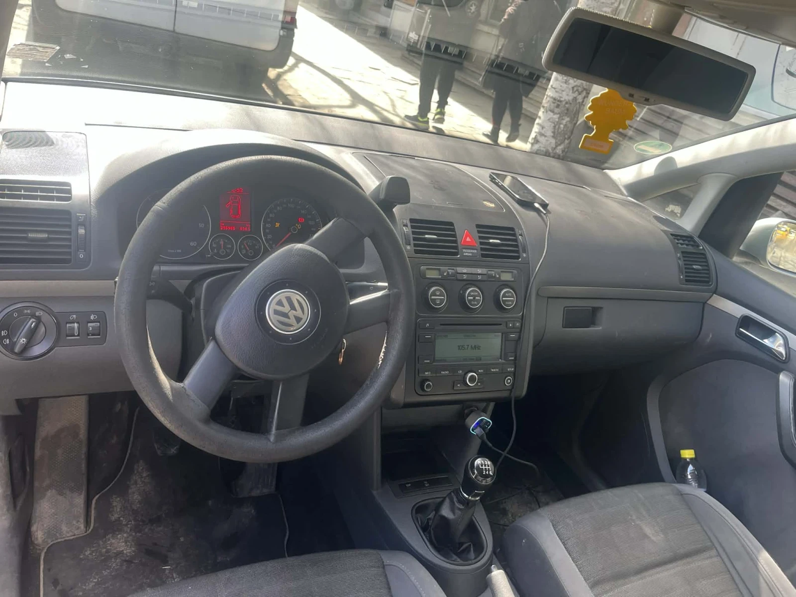 VW Touran, снимка 6 - Автомобили и джипове - 54473707