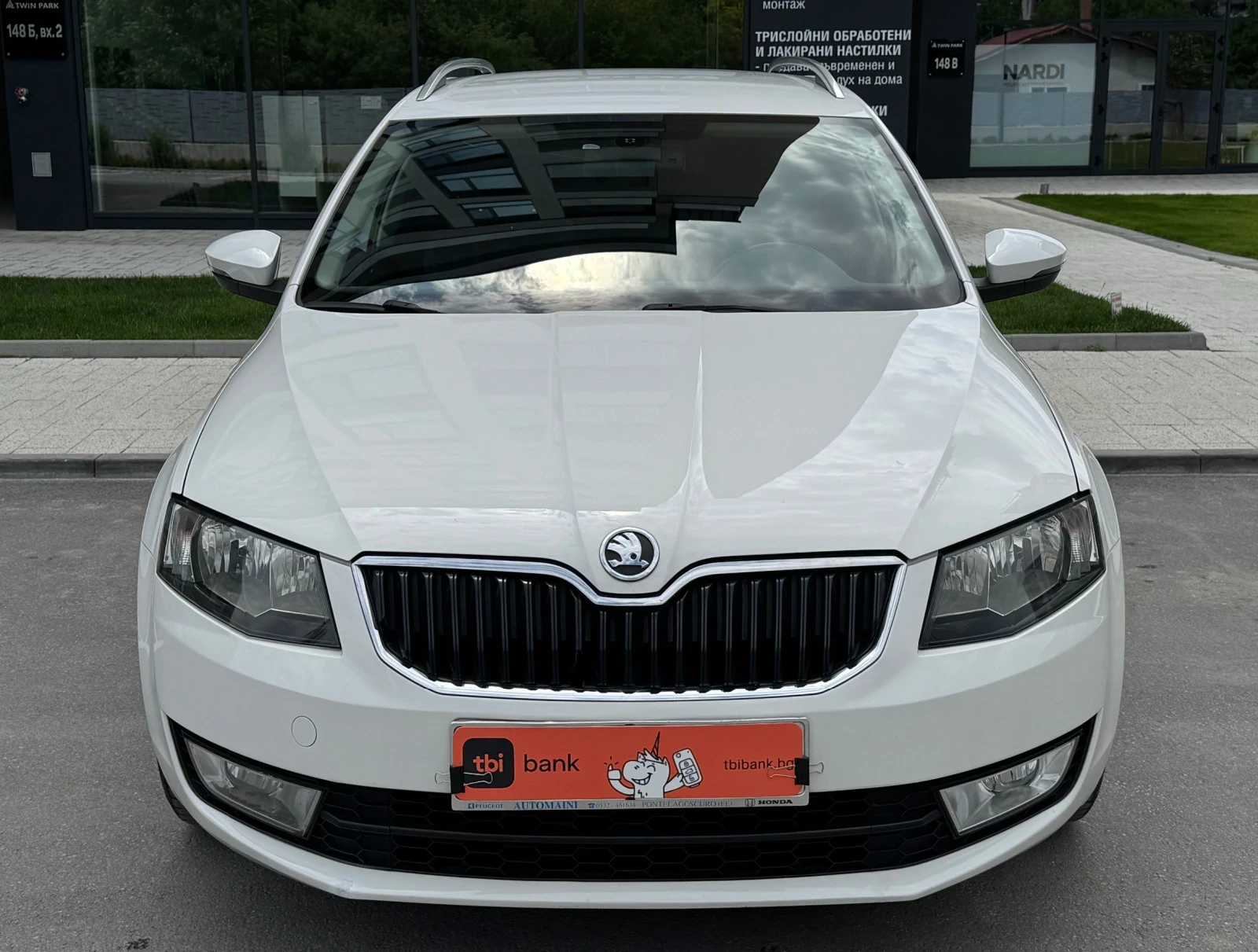 Skoda Octavia 1.6 TDi* ELEGANCE* EURO 5B, снимка 3 - Автомобили и джипове - 54618259