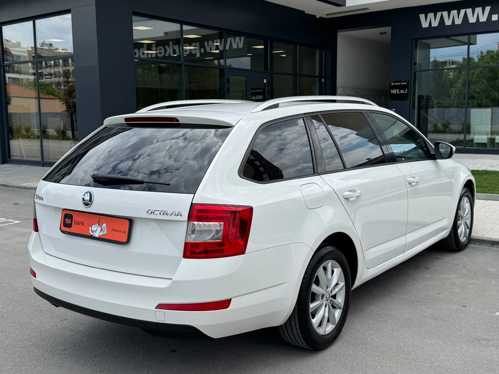 Skoda Octavia 1.6 TDi* ELEGANCE* EURO 5B, снимка 7 - Автомобили и джипове - 54618259