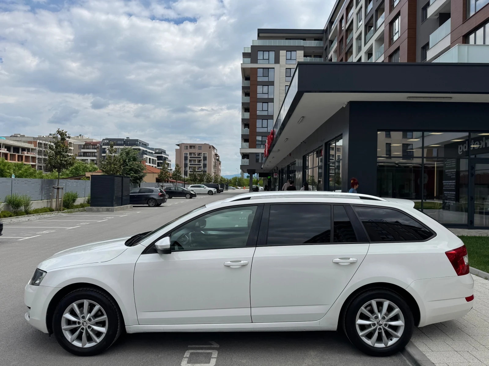 Skoda Octavia 1.6 TDi* ELEGANCE* EURO 5B, снимка 5 - Автомобили и джипове - 54618259