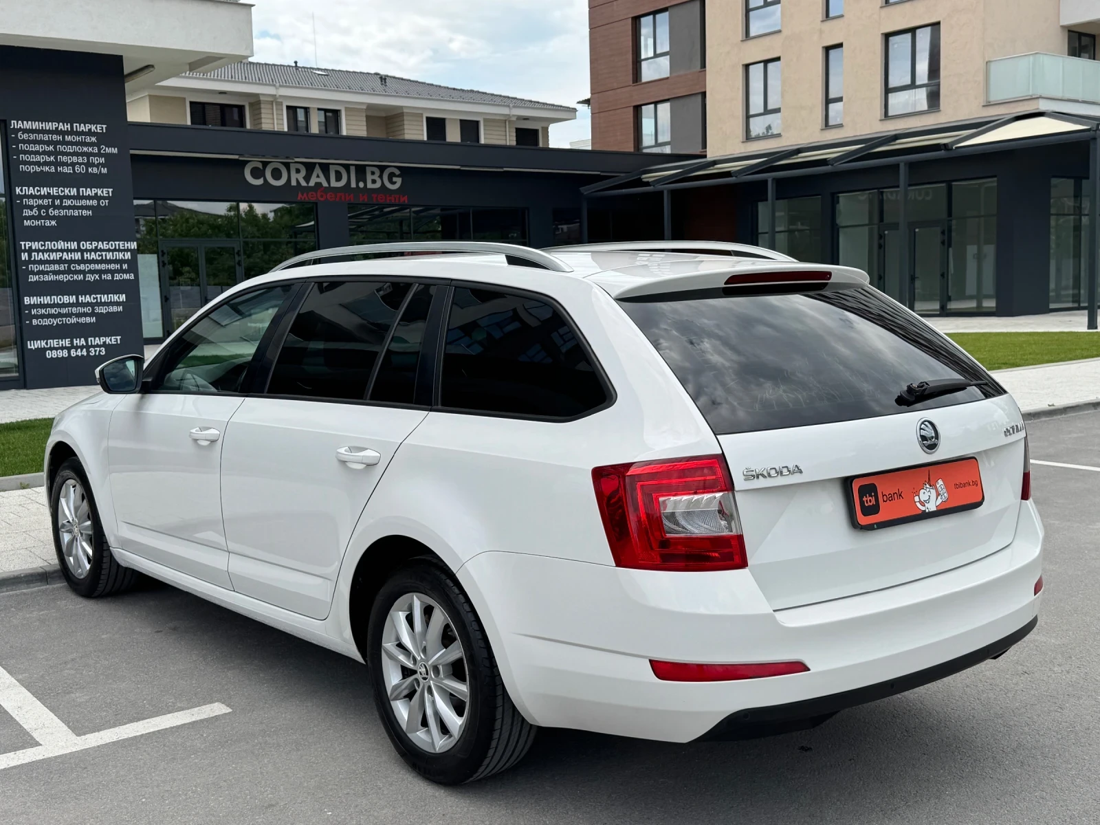 Skoda Octavia 1.6 TDi* ELEGANCE* EURO 5B, снимка 9 - Автомобили и джипове - 54618259