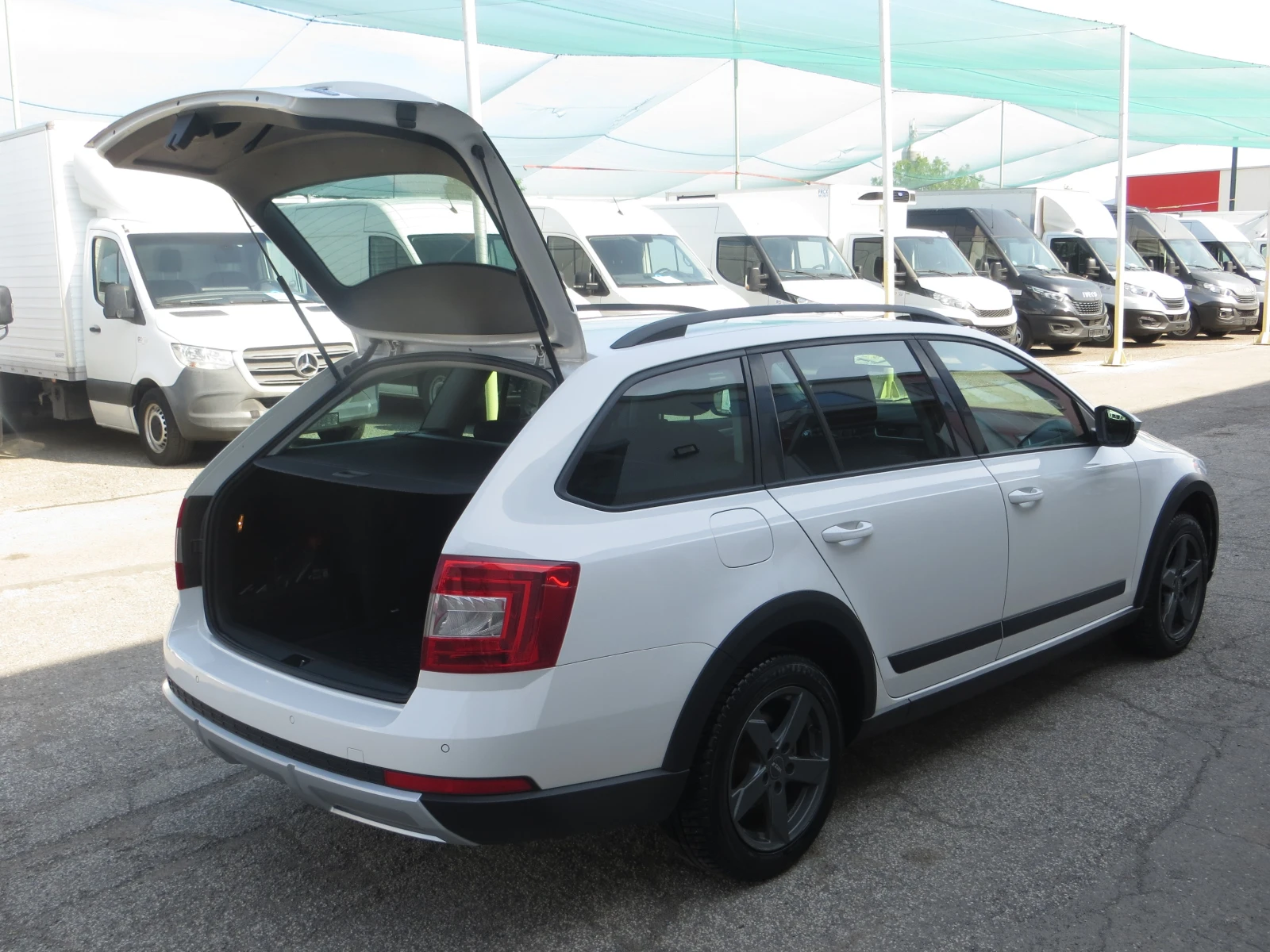 Skoda Octavia SCOUT 4x4 | Mobile.bg � ����������� 17