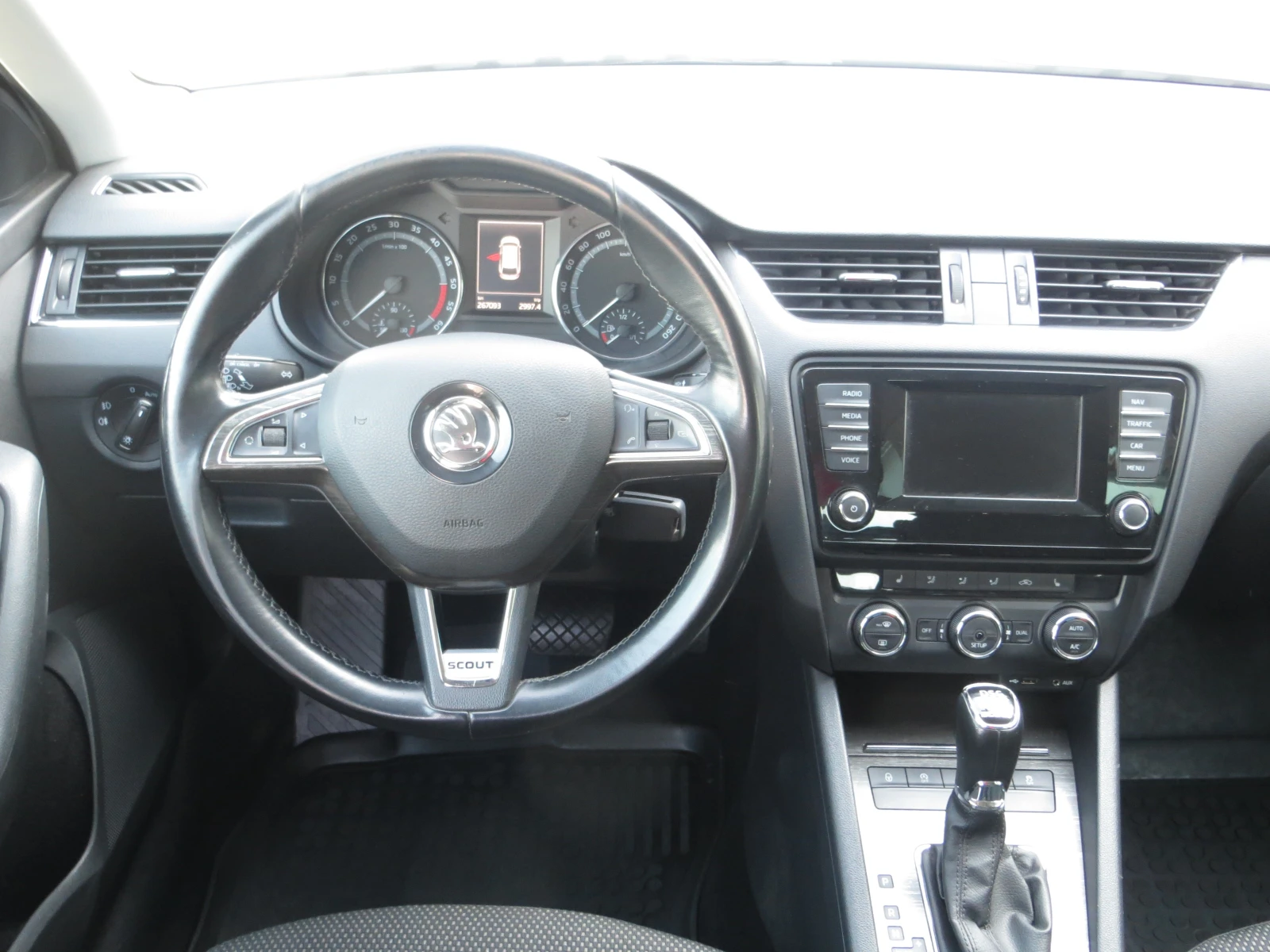 Skoda Octavia SCOUT 4x4 | Mobile.bg � ����������� 8