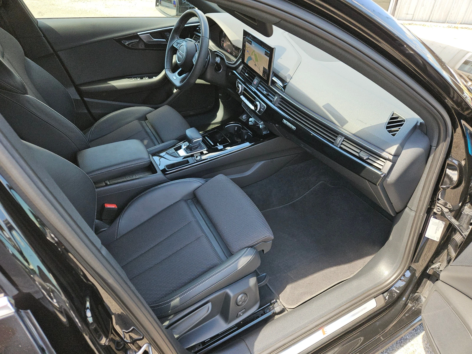 Audi A4 2.0TDI/3xSline/Quattro/Matrix/CARPLAY/МАСАЖ/ПАДГРЕ, снимка 15 - Автомобили и джипове - 54712562