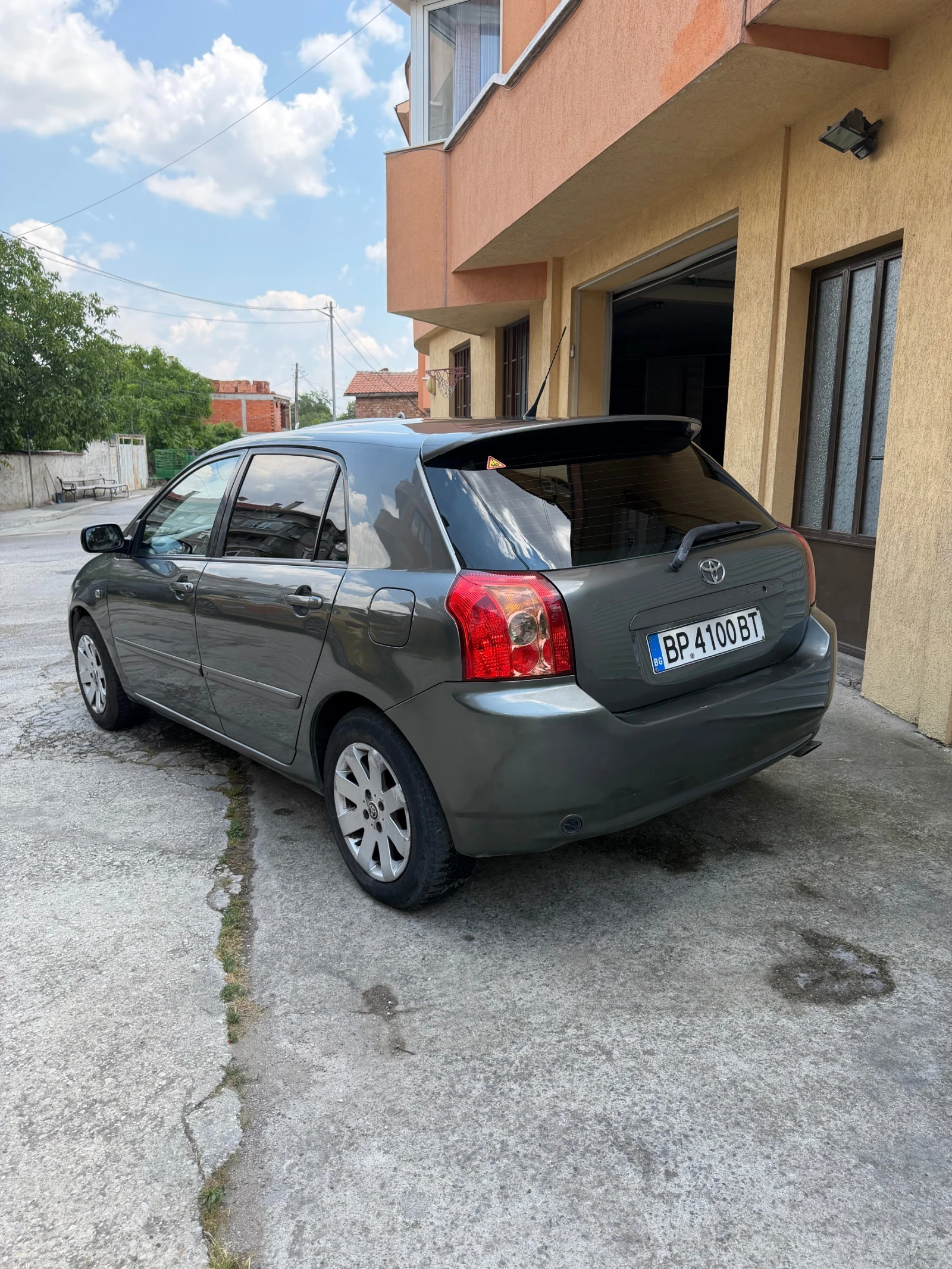 Toyota Corolla 1.6 VVT-i Газ/Бензин, снимка 4 - Автомобили и джипове - 55064905