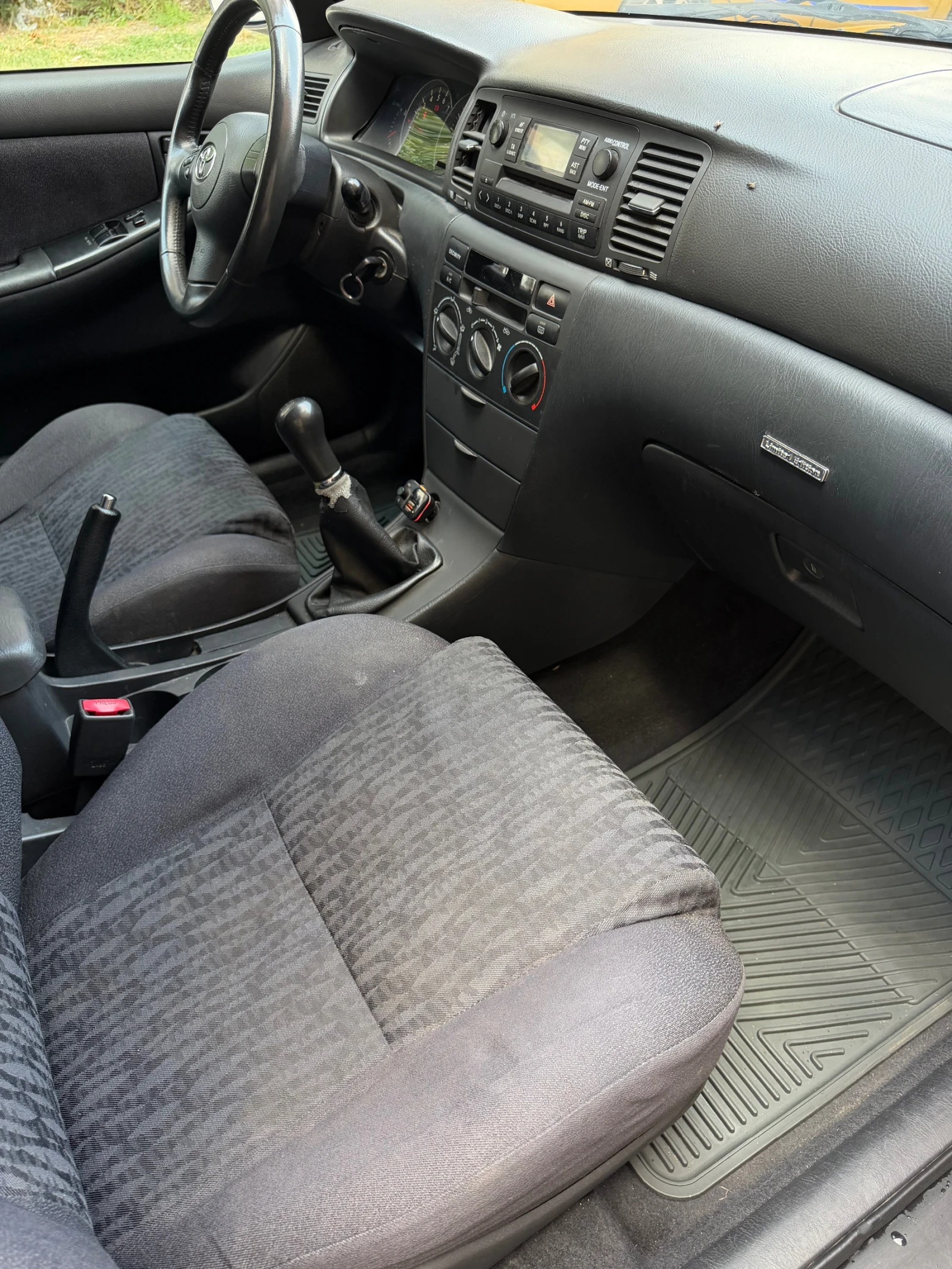 Toyota Corolla 1.6 VVT-i Газ/Бензин, снимка 8 - Автомобили и джипове - 55064905