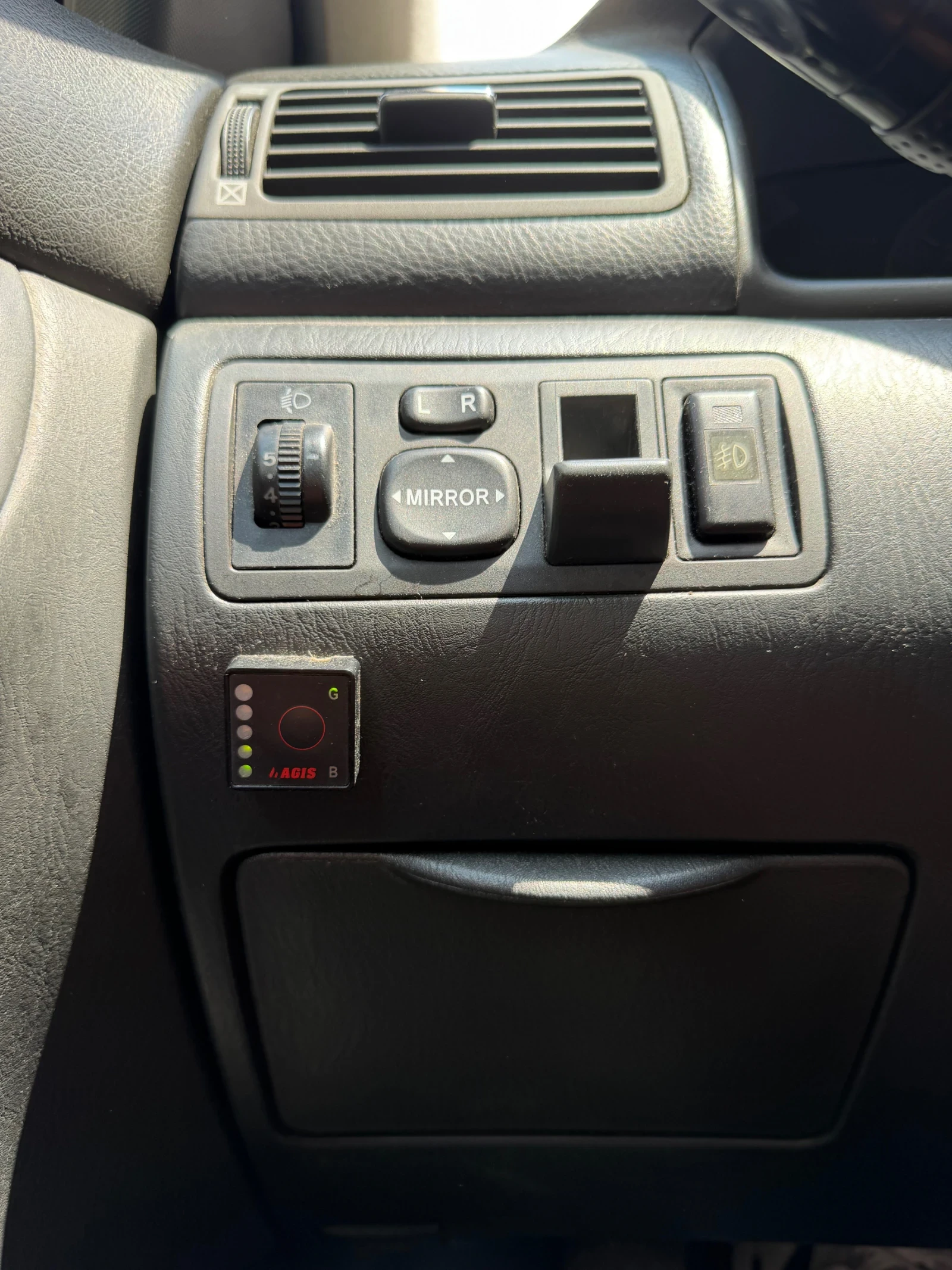 Toyota Corolla 1.6 VVT-i Газ/Бензин, снимка 11 - Автомобили и джипове - 55064905