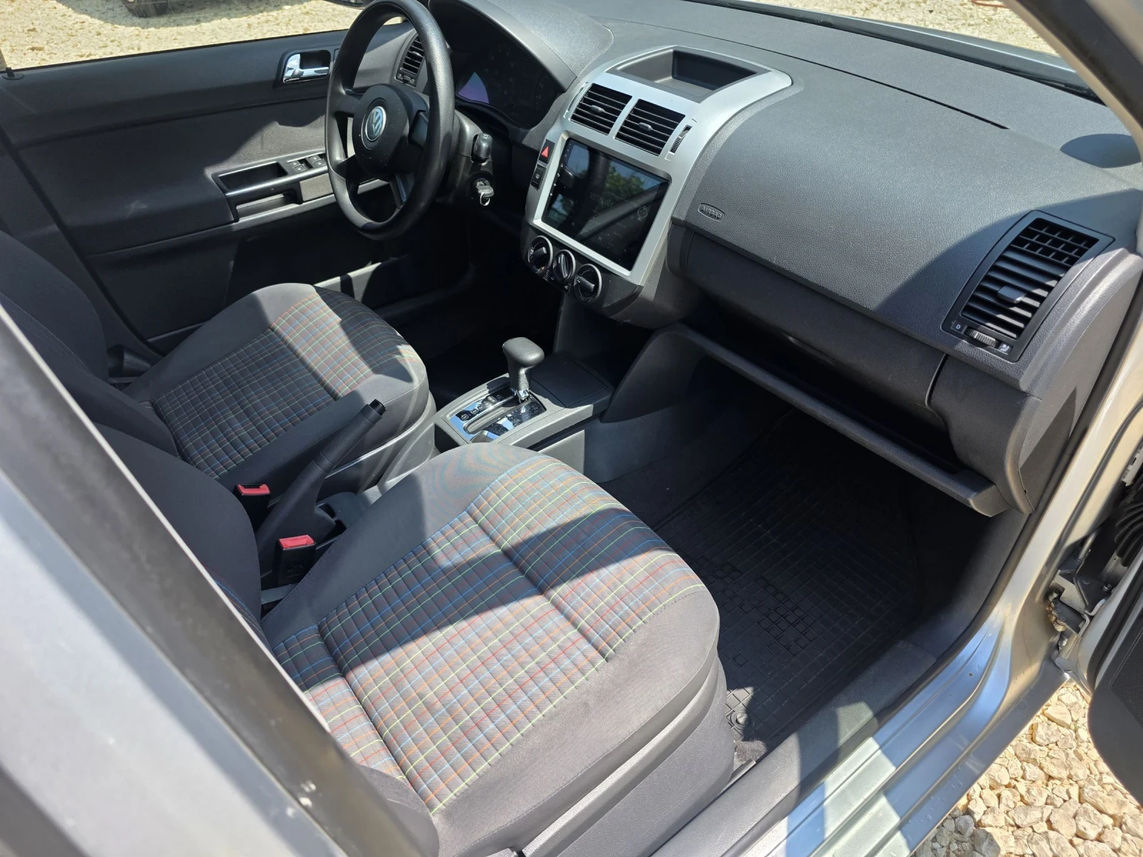 VW Polo 1.4 Автоматик, Камера, Навигация , снимка 8 - Автомобили и джипове - 55153290