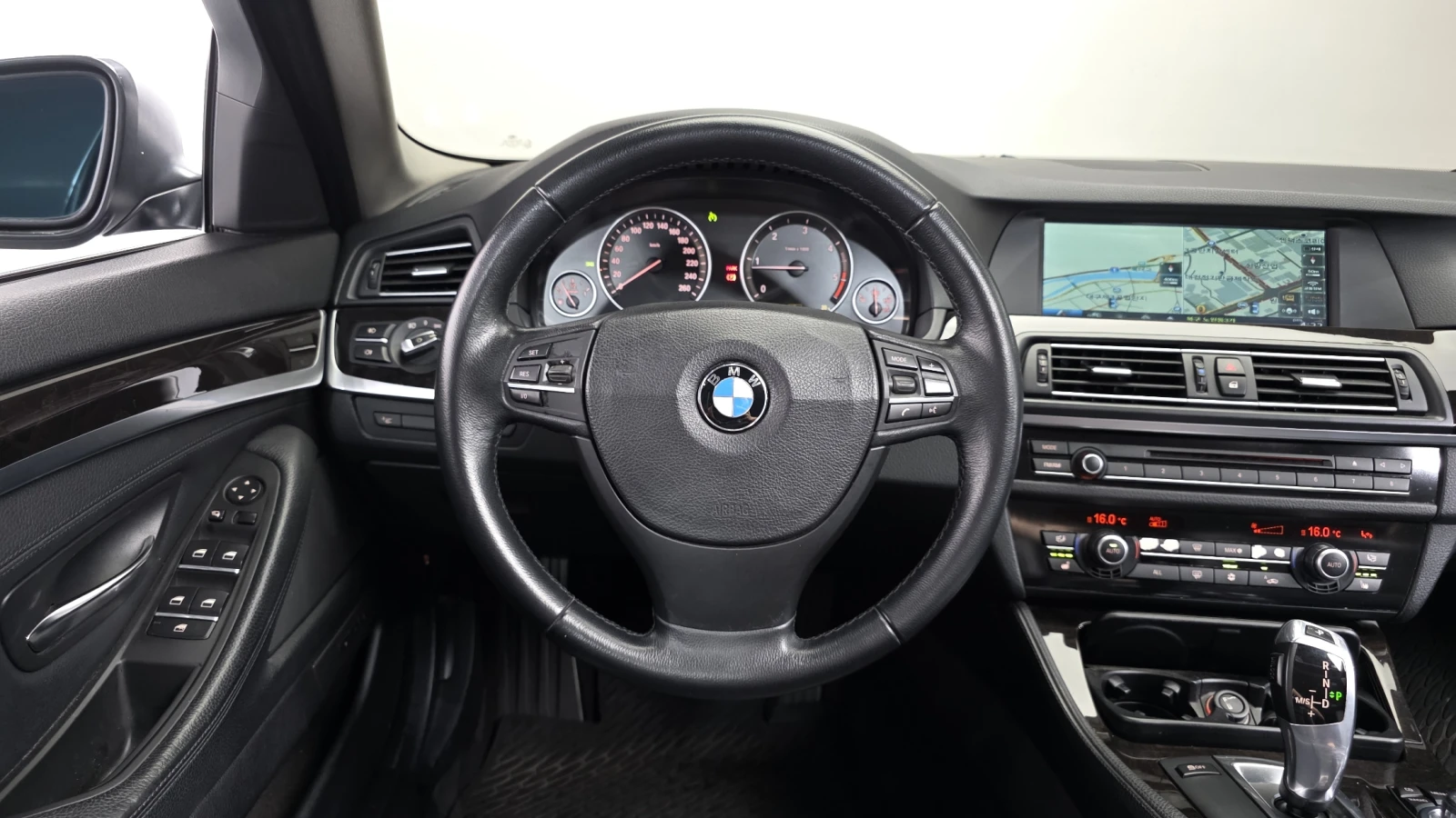 BMW 520 D, снимка 10 - Автомобили и джипове - 55404634