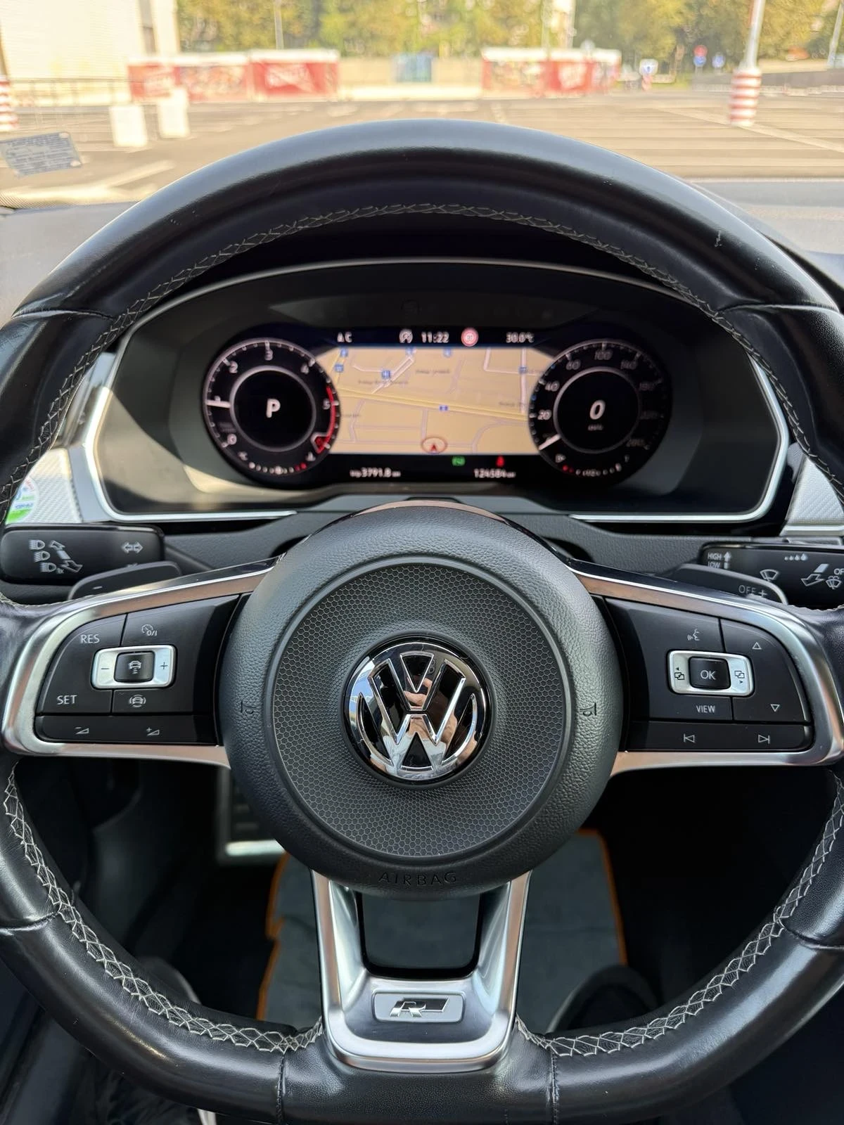 VW Arteon R-Line Панорама, снимка 17 - Автомобили и джипове - 55899377
