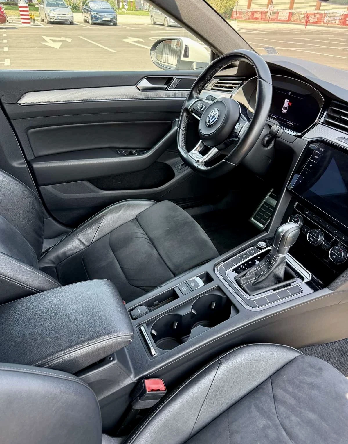 VW Arteon R-Line Панорама, снимка 15 - Автомобили и джипове - 55899377